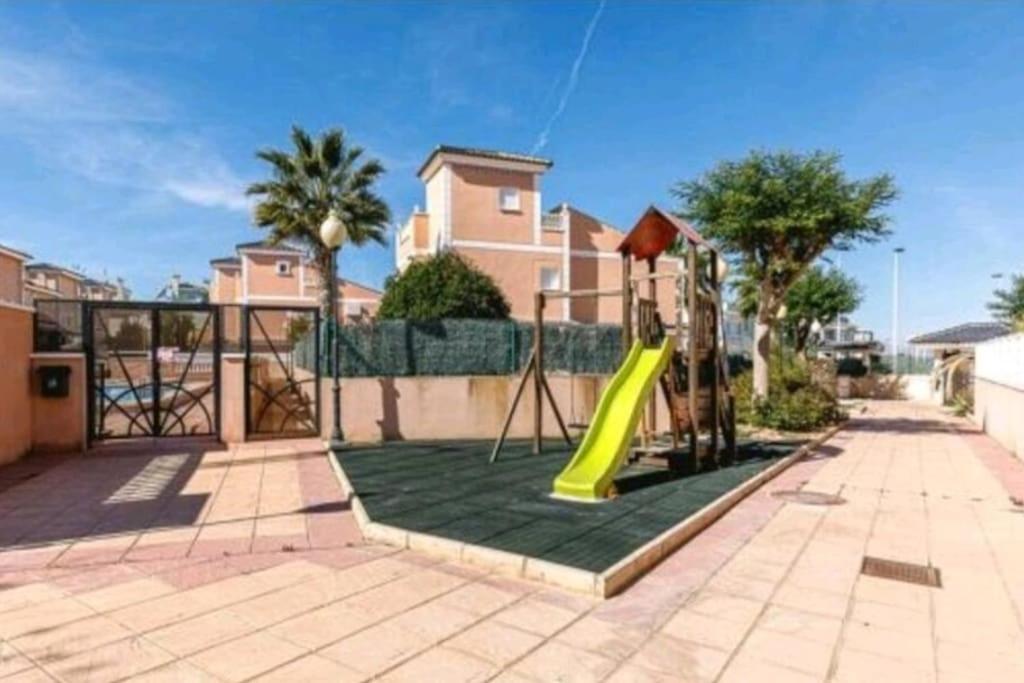 Bungalow Adaptado, Terraza Muy Grande Y Soleada. Gran Alacant Bagian luar foto